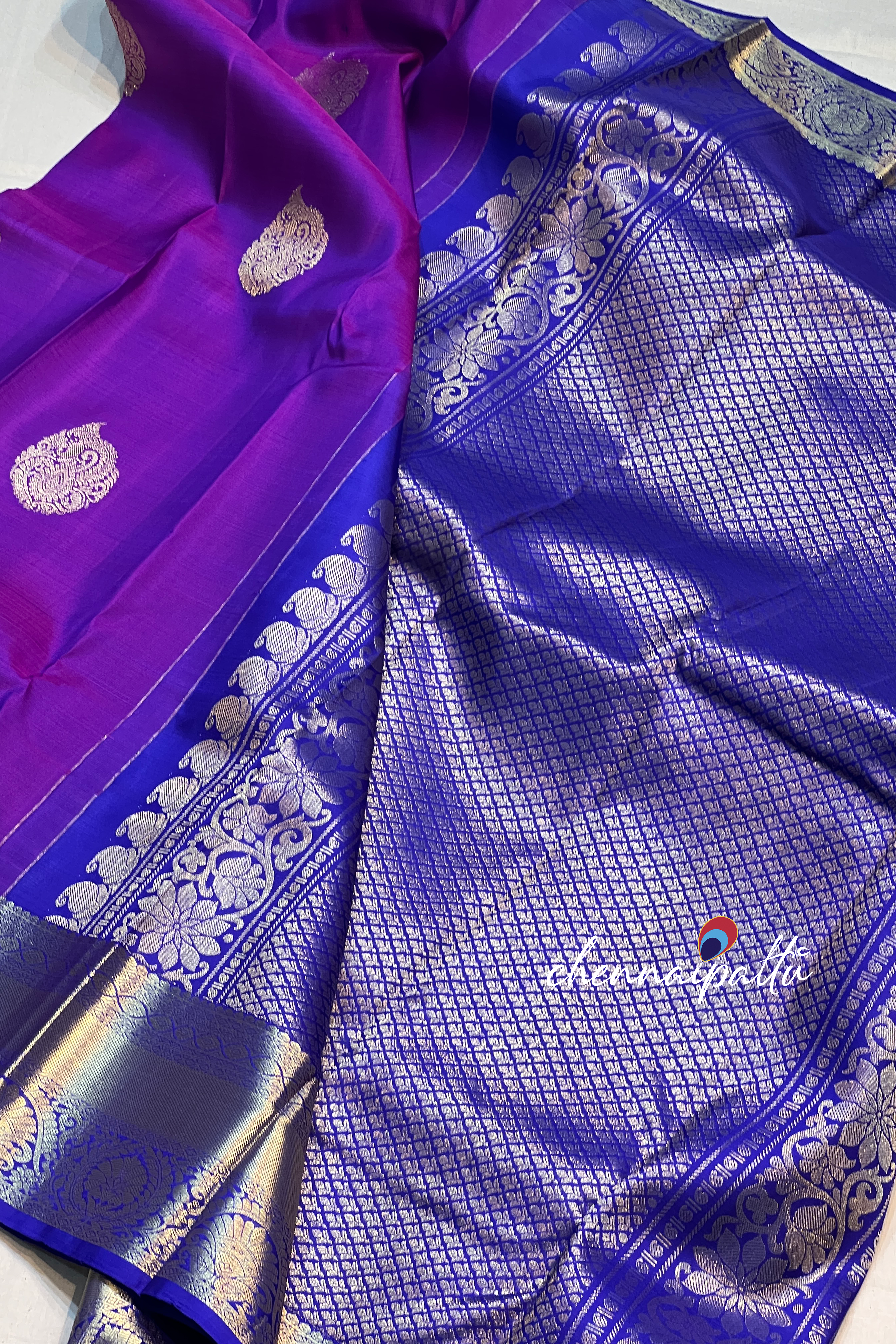 Vinusha : Kanchipuram Soft Silk Saree - A Cascade of Timeless Grace with Contrast Blouse Piece