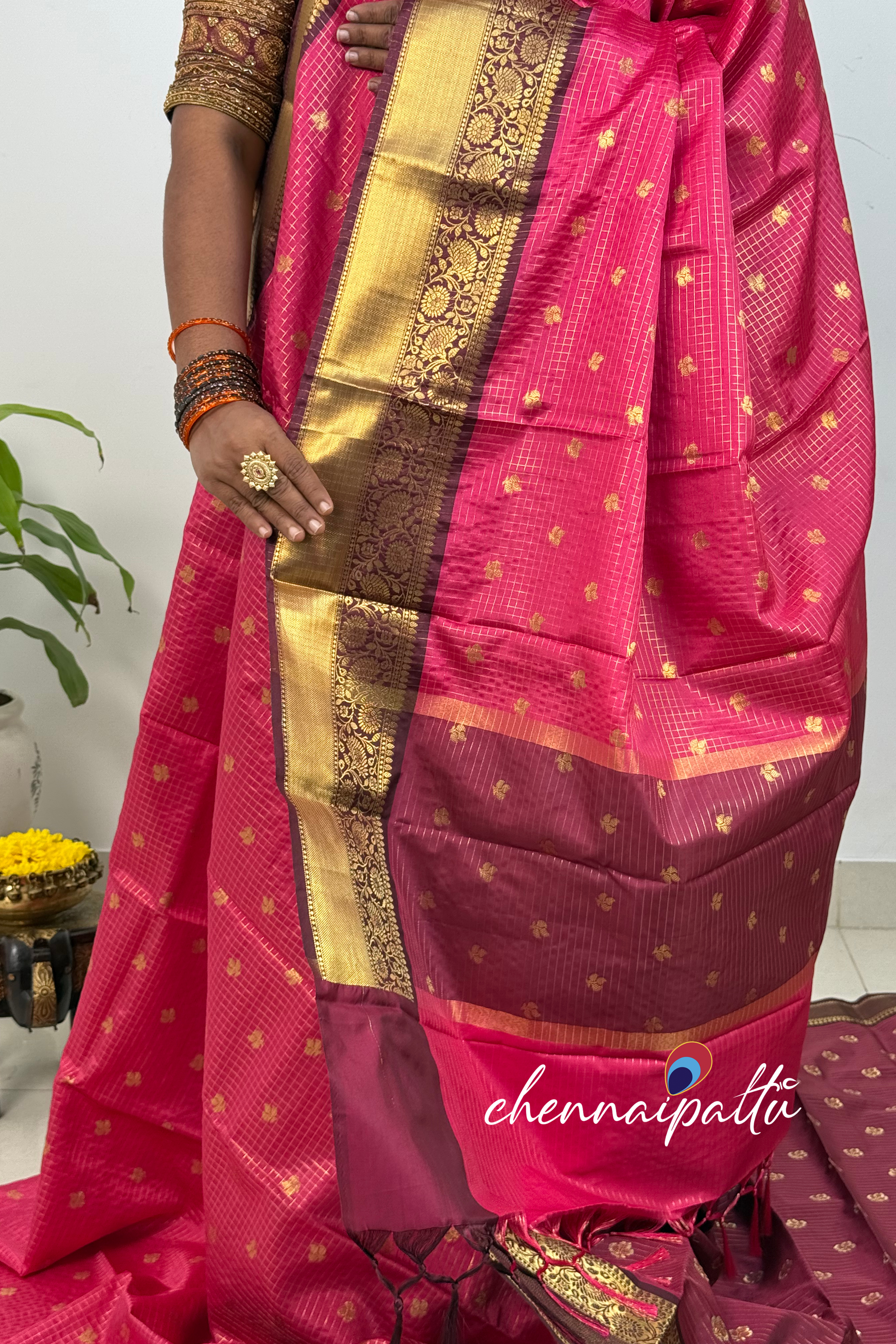 SUNITHA – Vintage Semi Banarasi Saree with Checks | Contrast Blouse Attached