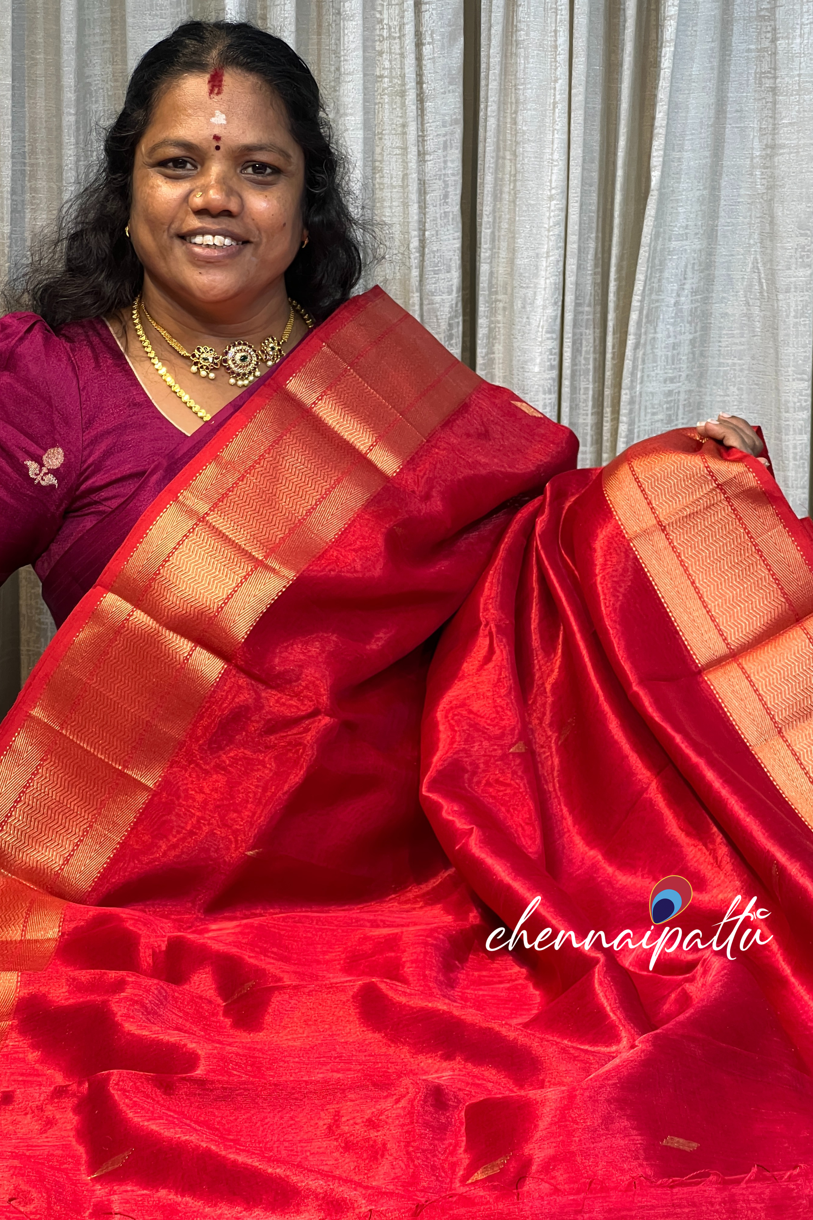 Vinusha : Kanchipuram soft silk - A Cascade of Timeless Grace with Contrast Blouse Piece