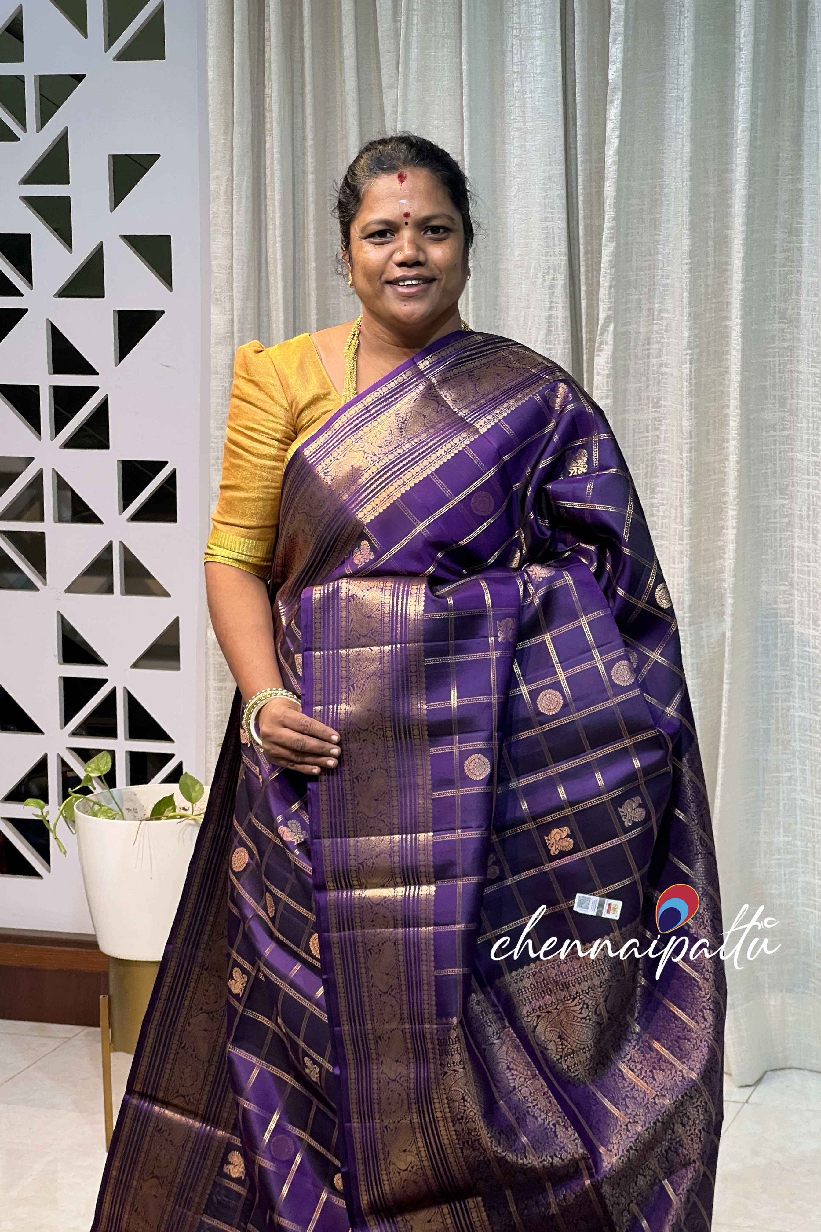 Vinusha : Kanchipuram soft silk - A Cascade of Timeless Grace with Contrast Blouse Piece