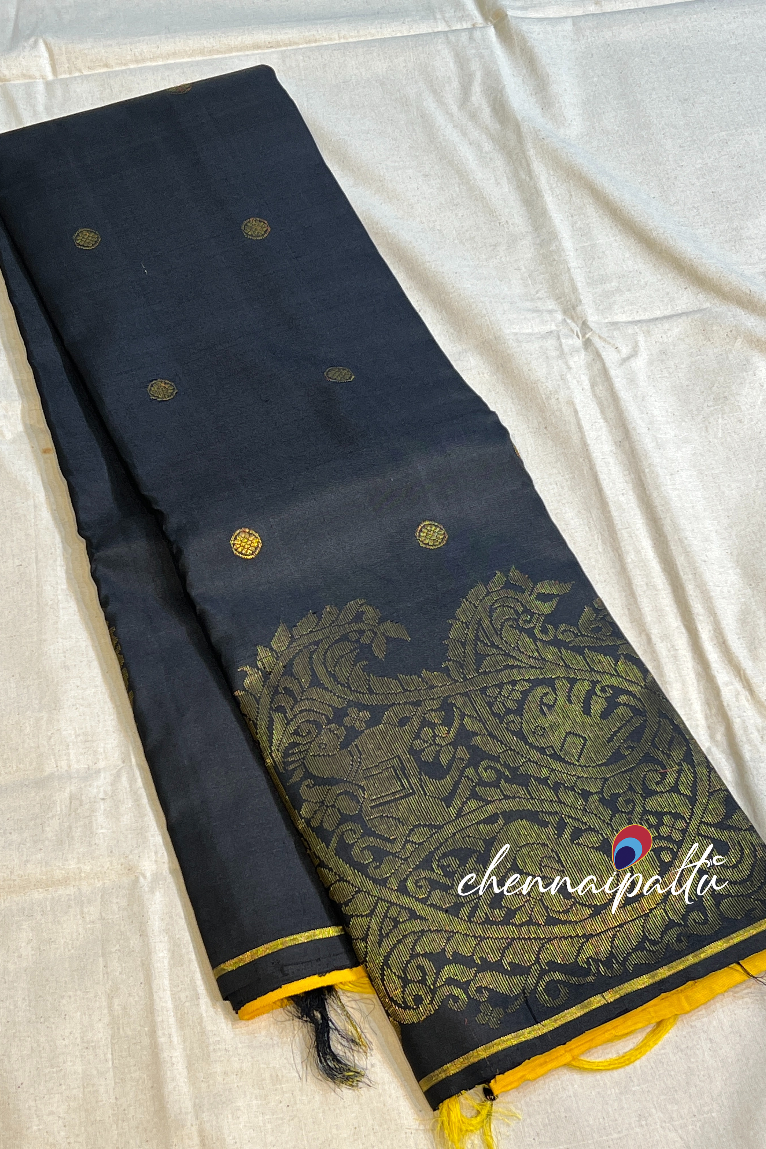 Vinusha : Kanchipuram soft silk - A Cascade of Timeless Grace with Contrast Blouse Piece