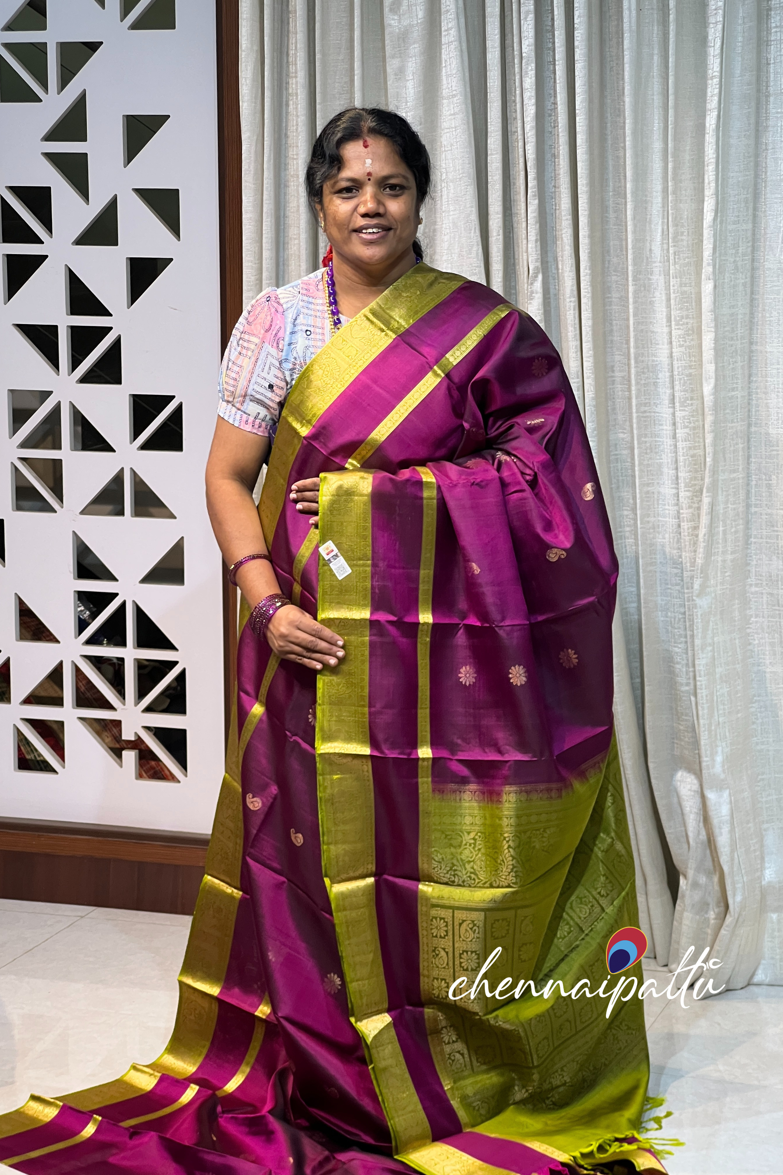 Vinusha : Kanchipuram soft silk - A Cascade of Timeless Grace with Contrast Blouse Piece