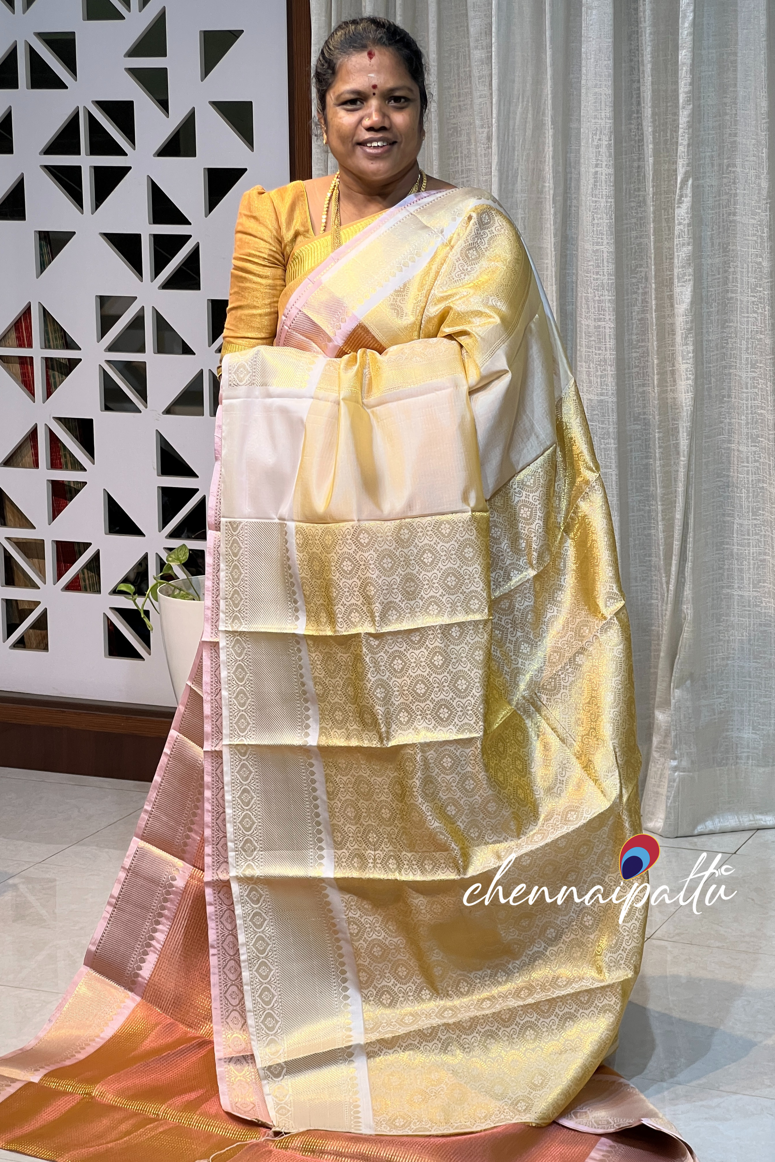 Vinusha : Kanchipuram soft silk - A Cascade of Timeless Grace with Contrast Blouse Piece