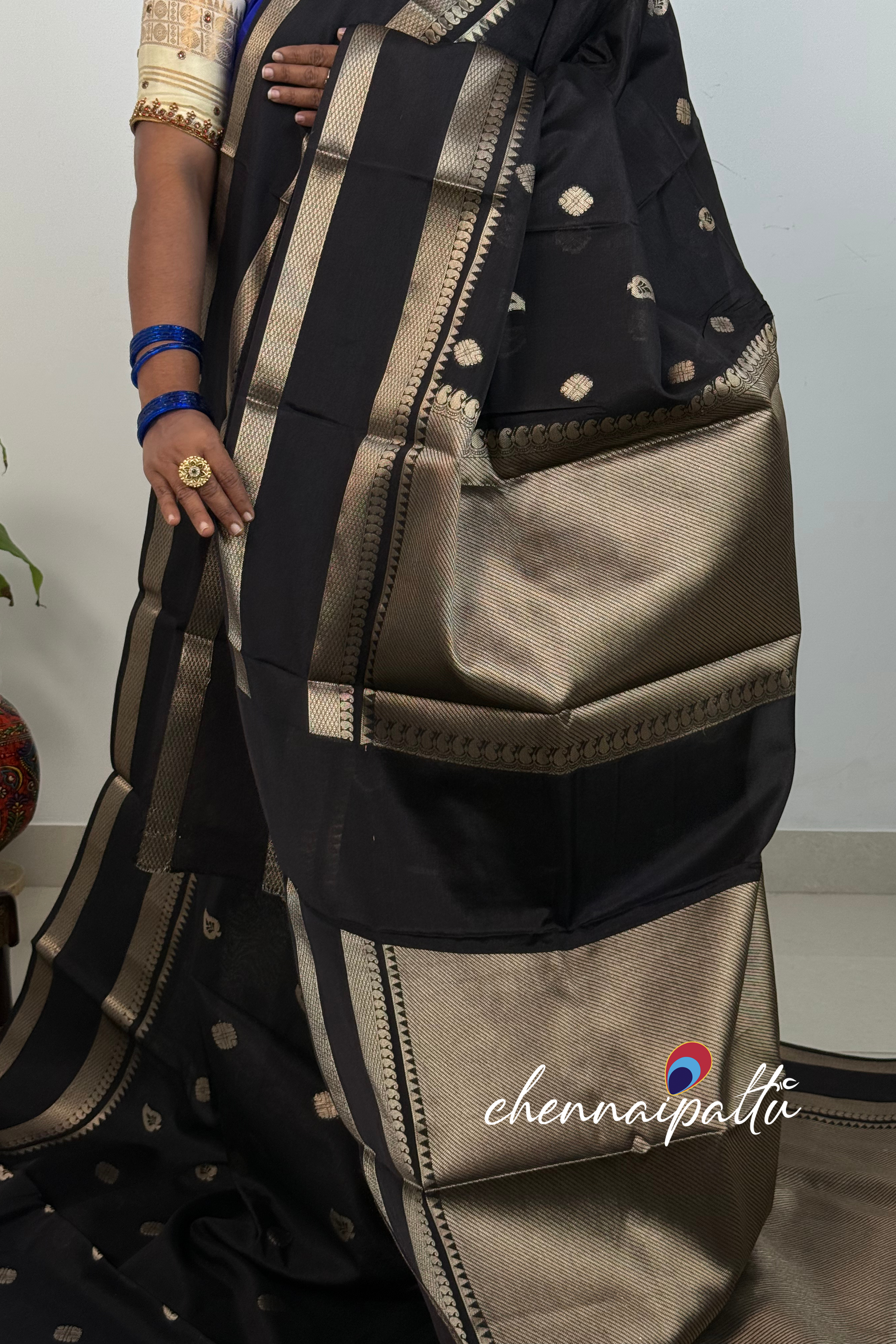 SUNITHA – Semi Banarasi Saree | Contrast Blouse Attached