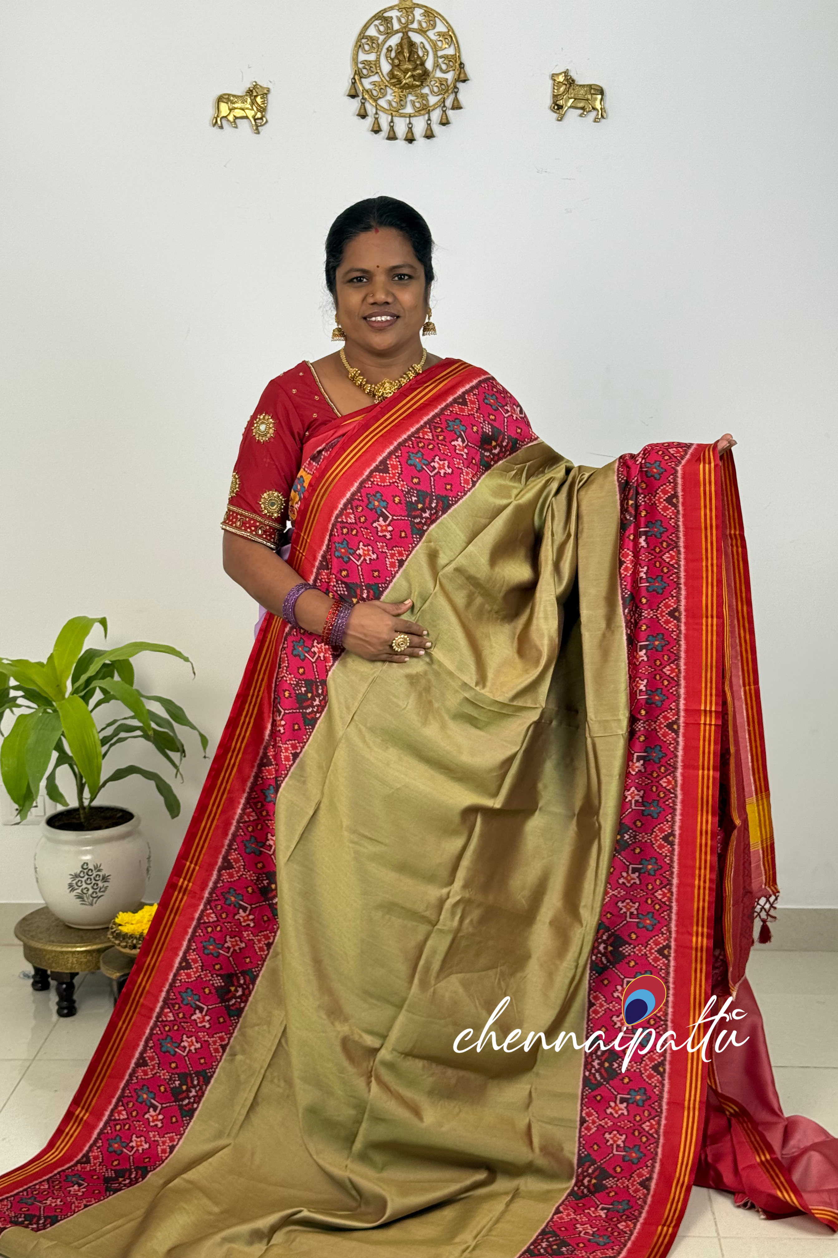 SUNITHA – Pure Tussar Patola Saree | Contrast Blouse Attached