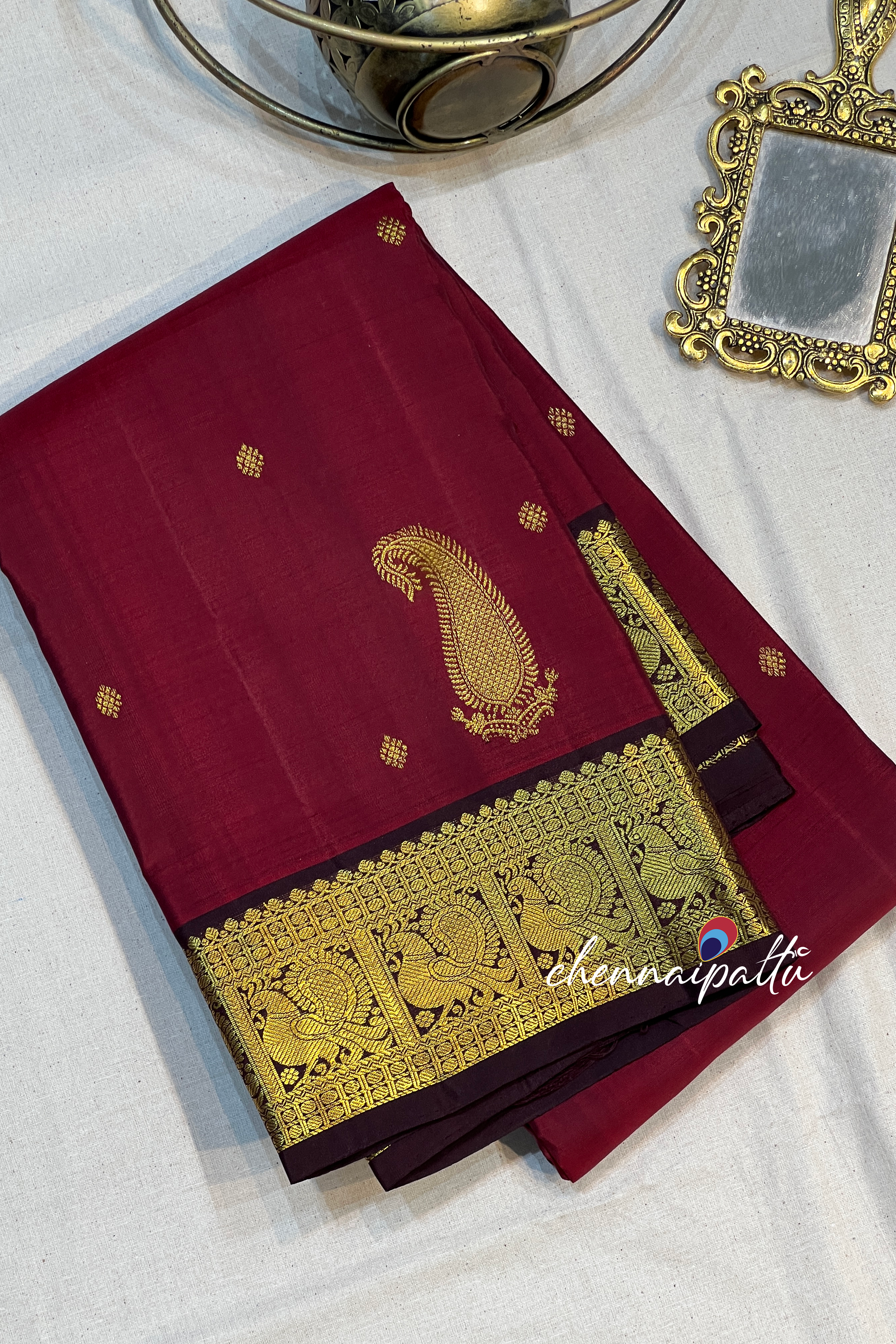 Vinusha : Kanchipuram Soft Silk Saree - A Cascade of Timeless Grace with Contrast Blouse Piece