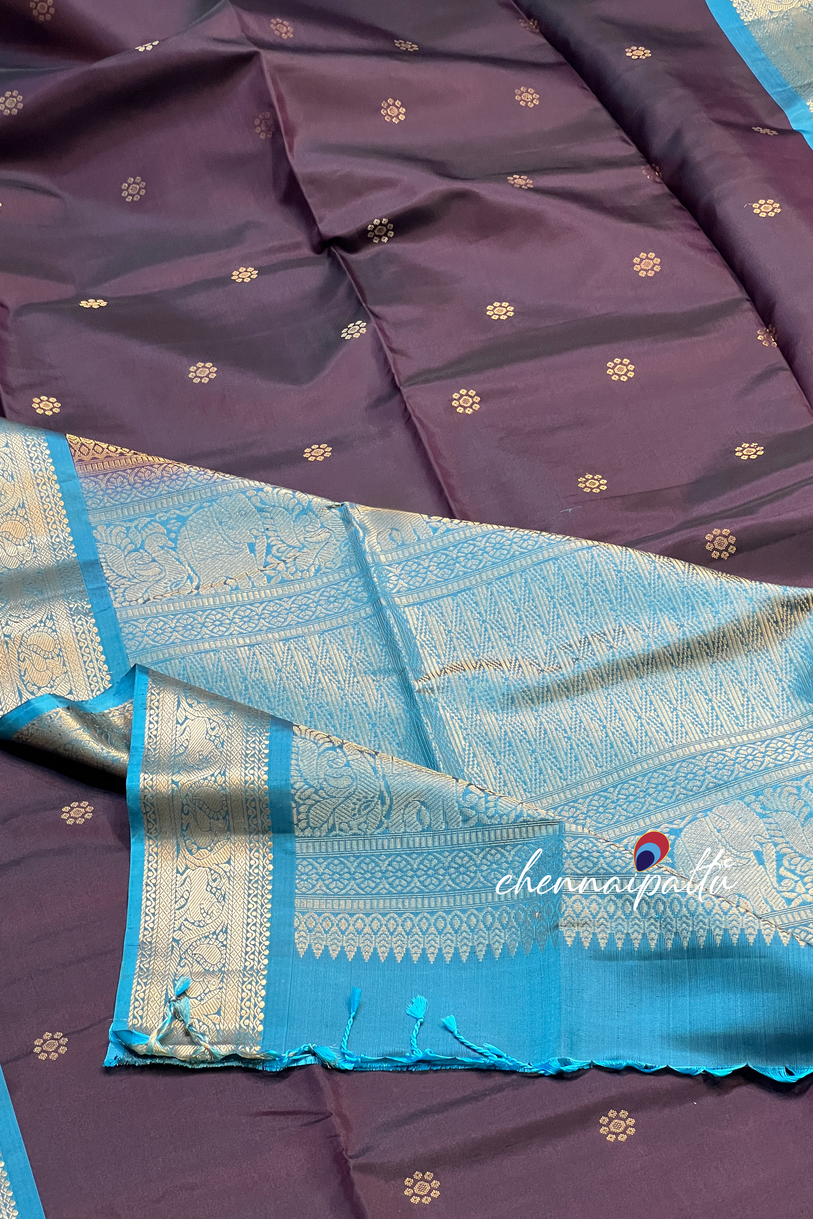 Vinusha : Kanchipuram Soft Silk Saree - A Cascade of Timeless Grace with Contrast Blouse Piece