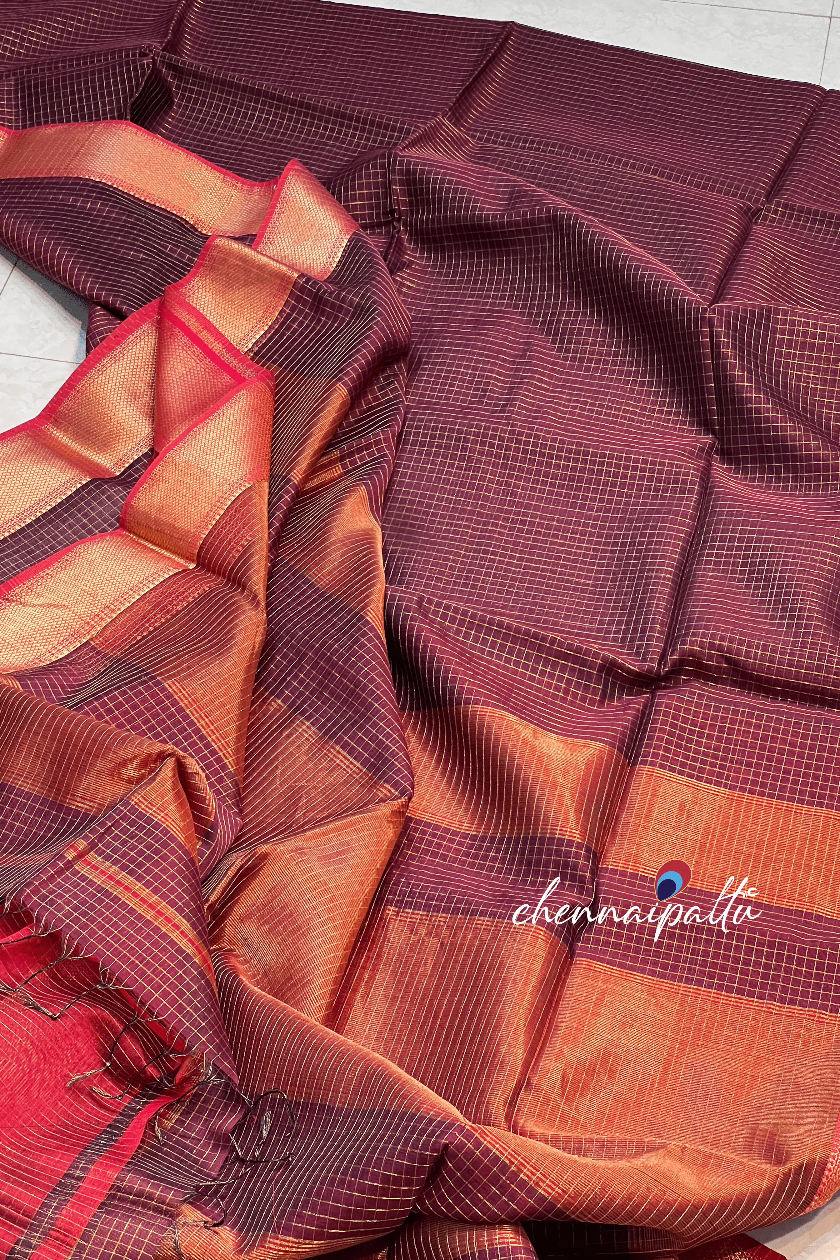 Mahesh : Maheshwari Silk Cotton Saree - A Symphony of Regal Weaves with Contrast Blouse Piece