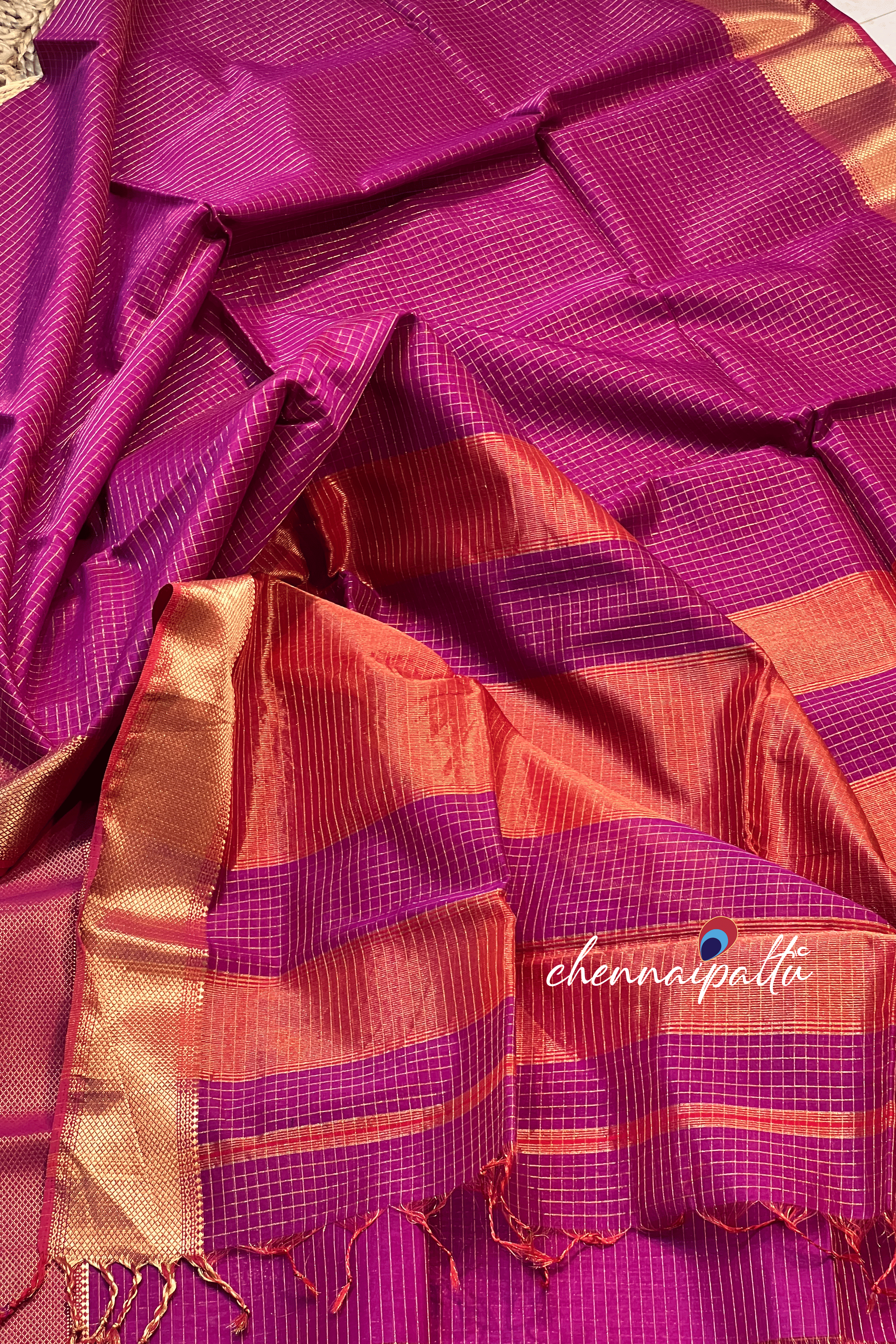 Mahesh : Maheshwari Silk Cotton Saree - A Symphony of Regal Weaves with Contrast Blouse Piece