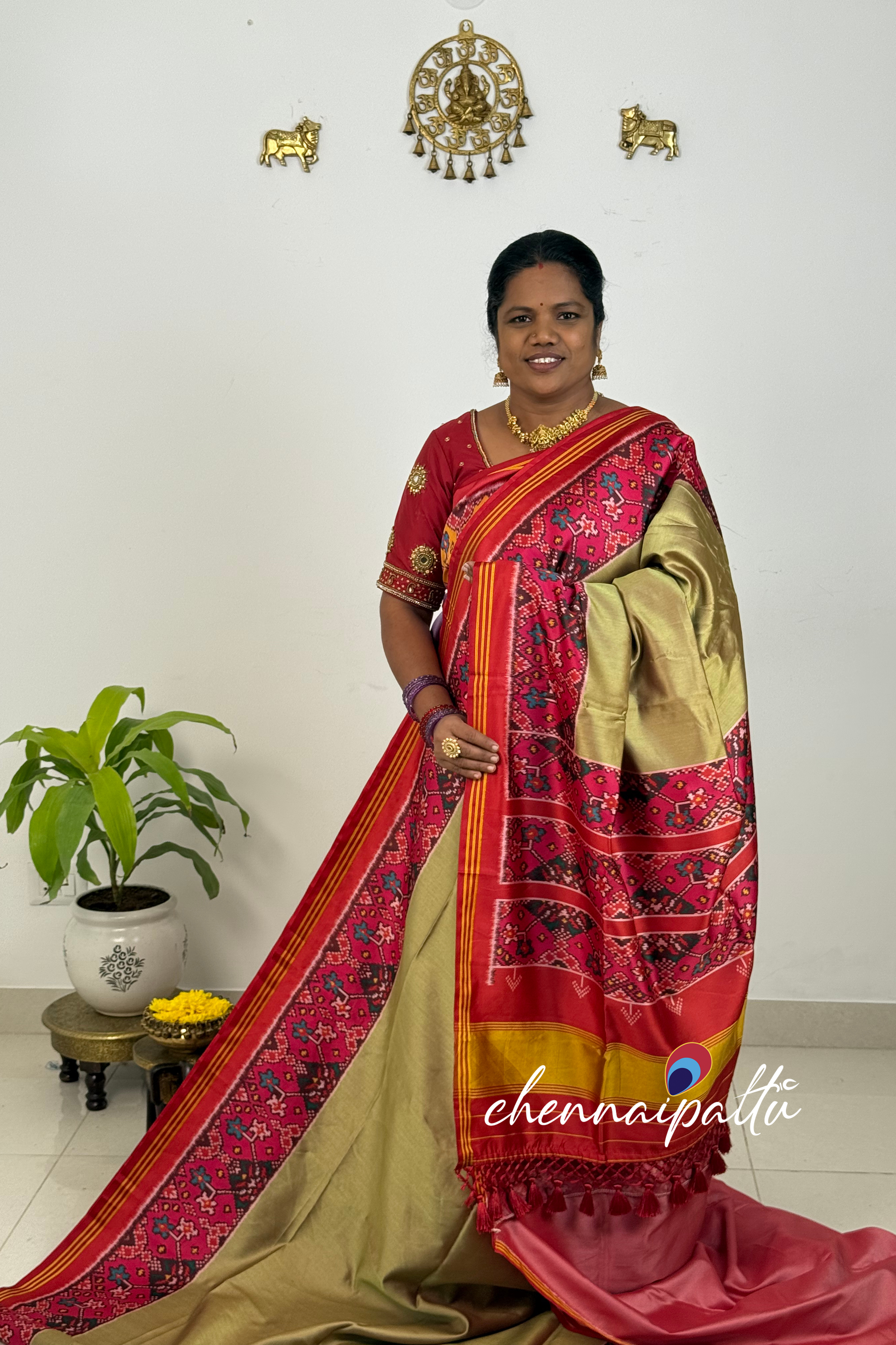 SUNITHA – Pure Tussar Patola Saree | Contrast Blouse Attached