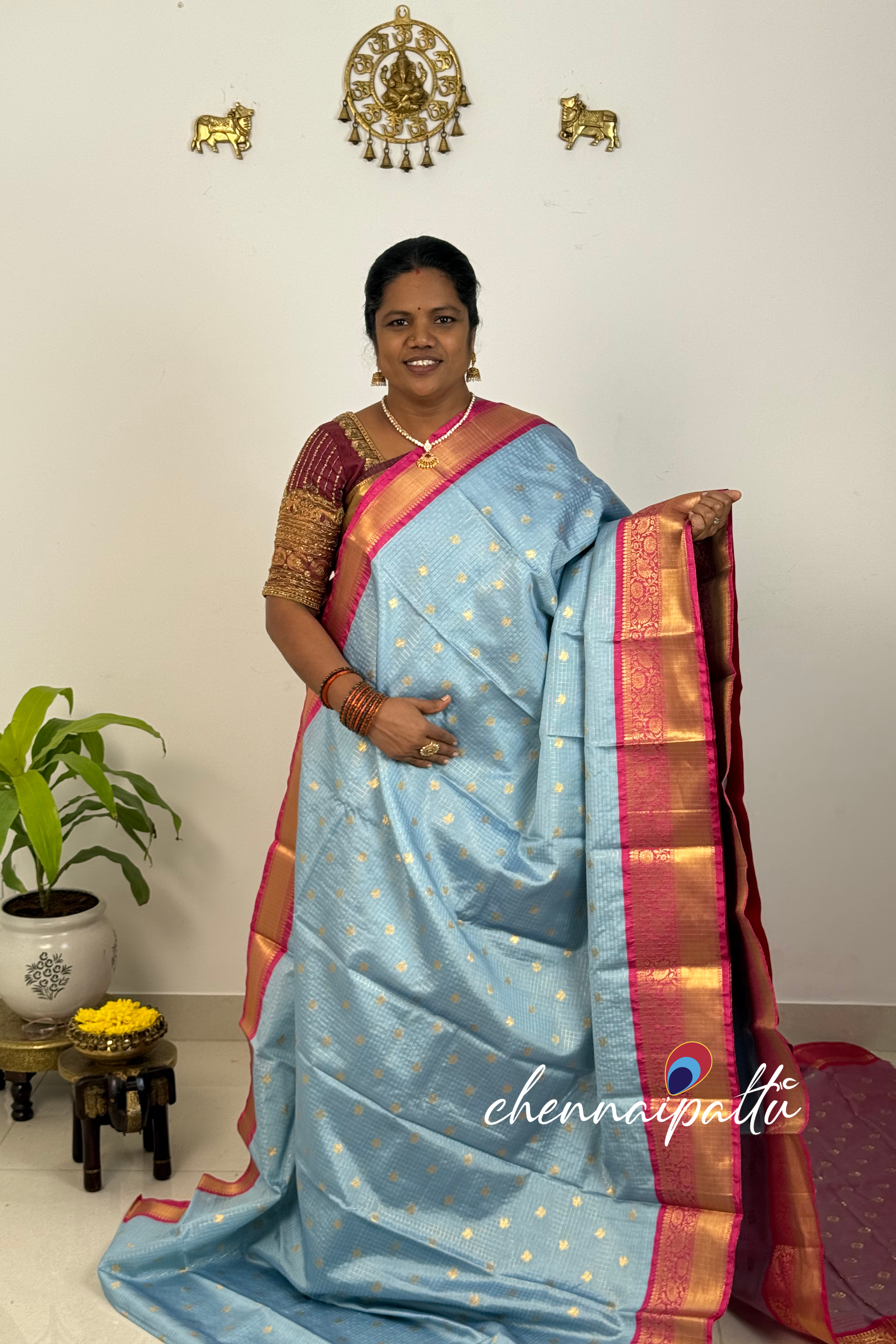 SUNITHA – Vintage Semi Banarasi Saree with Checks | Contrast Blouse Attached