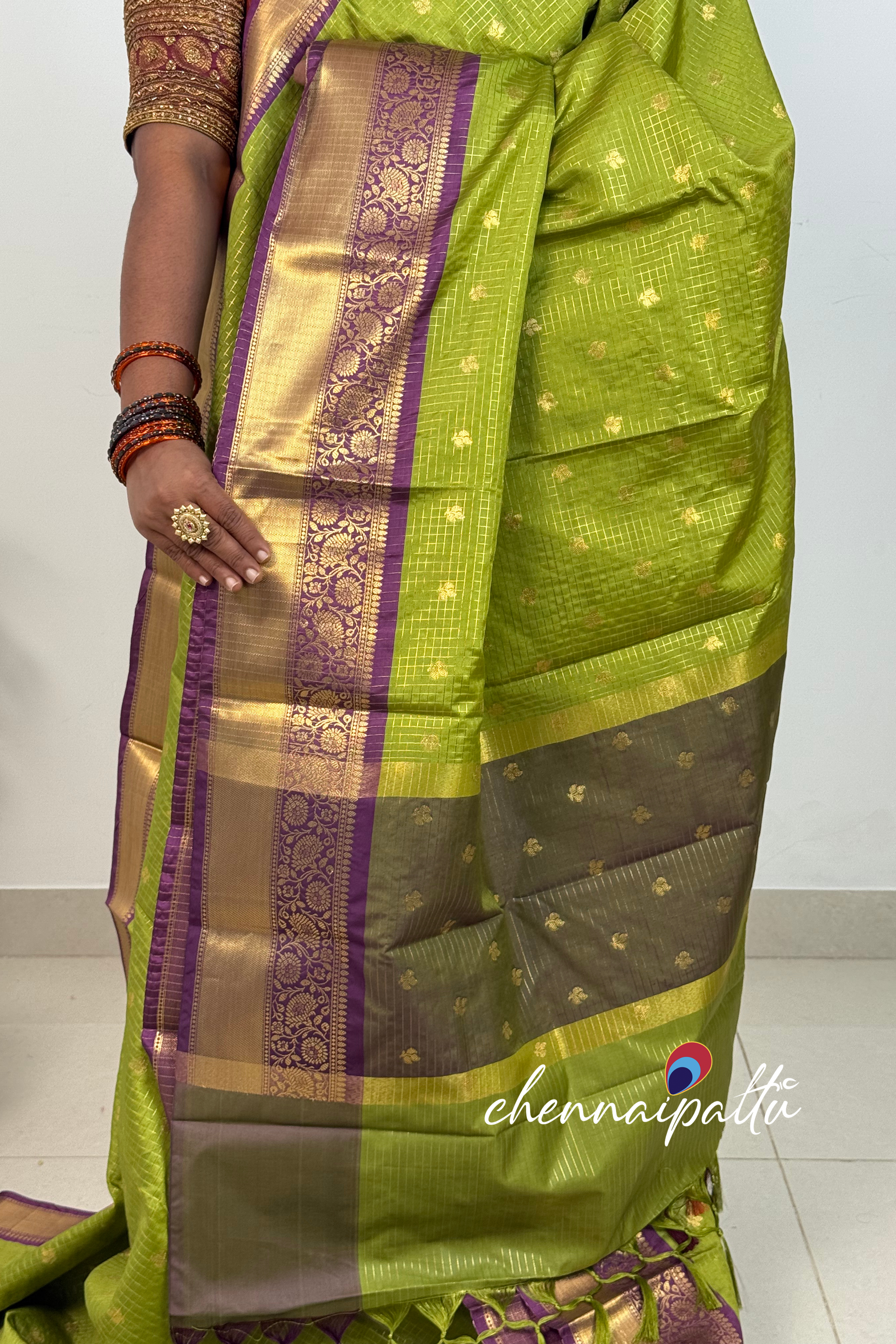 SUNITHA – Vintage Semi Banarasi Saree with Checks | Contrast Blouse Attached