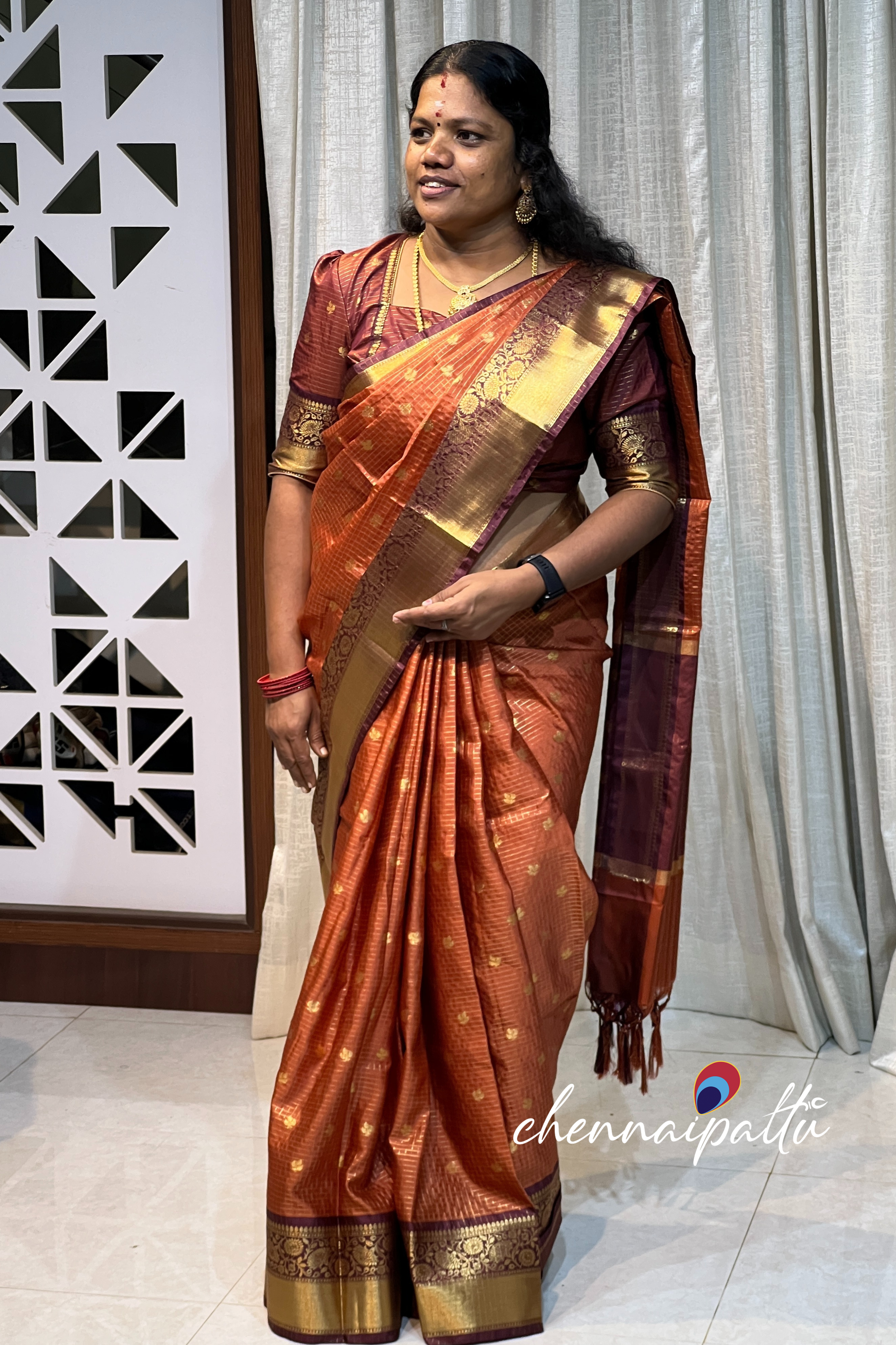Vinusha : Kanchipuram Soft Silk Saree - A Cascade of Timeless Grace with Contrast Blouse Piece