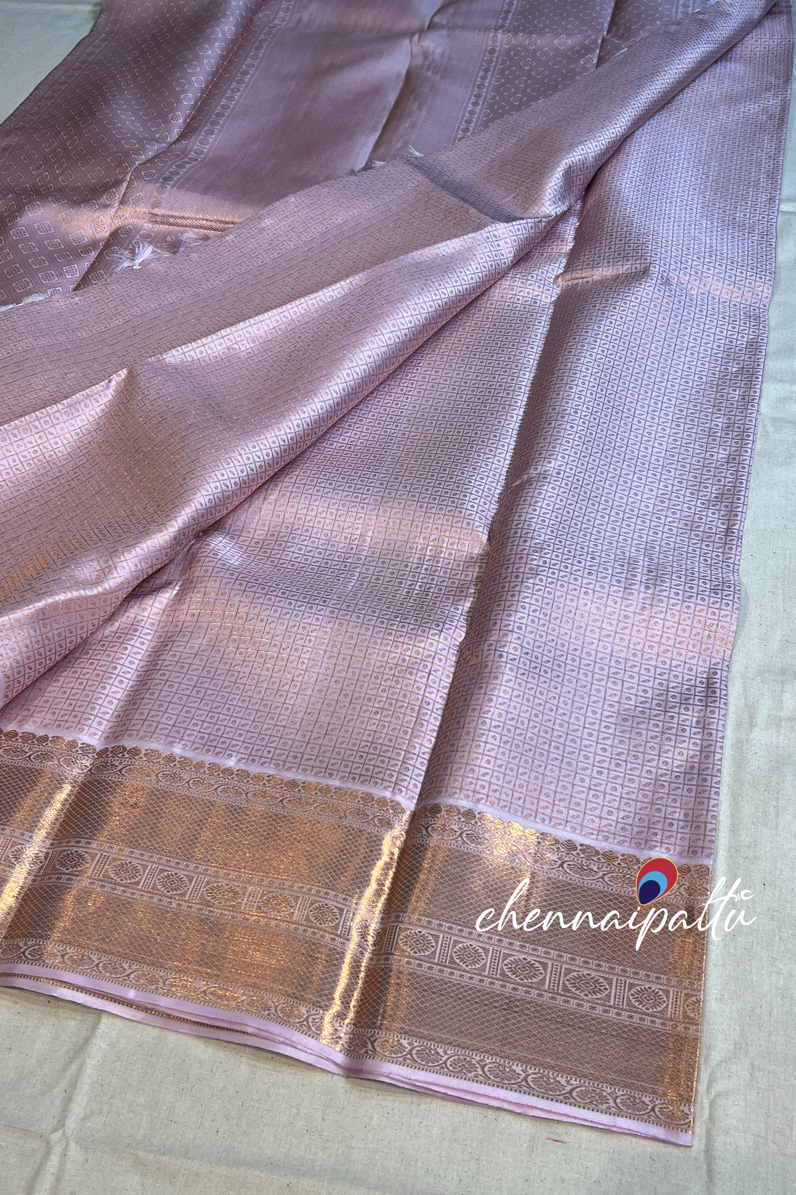 Vinusha : Kanchipuram soft silk - A Cascade of Timeless Grace with Contrast Blouse Piece