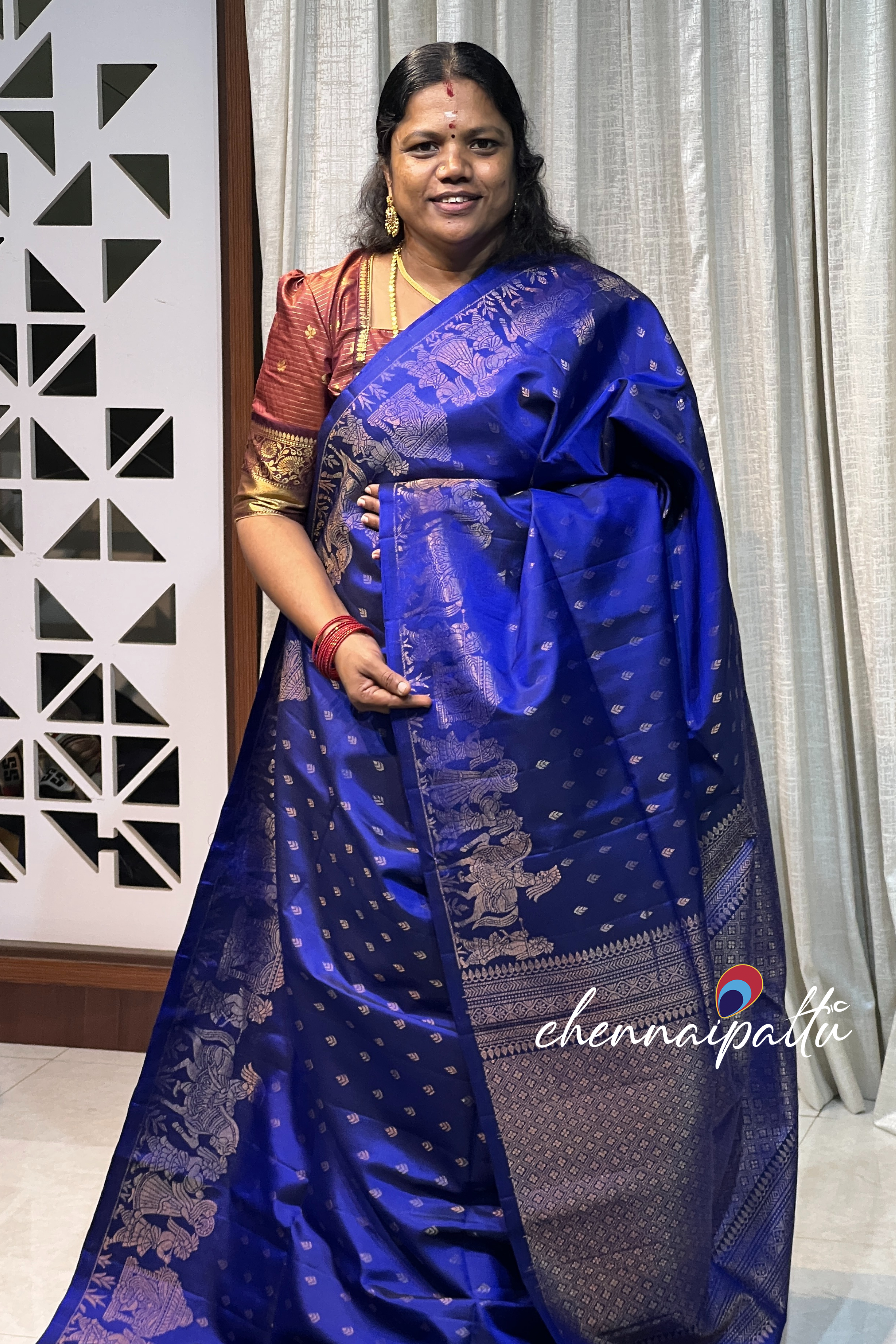 Vinusha : Kanchipuram soft silk - A Cascade of Timeless Grace with Contrast Blouse Piece