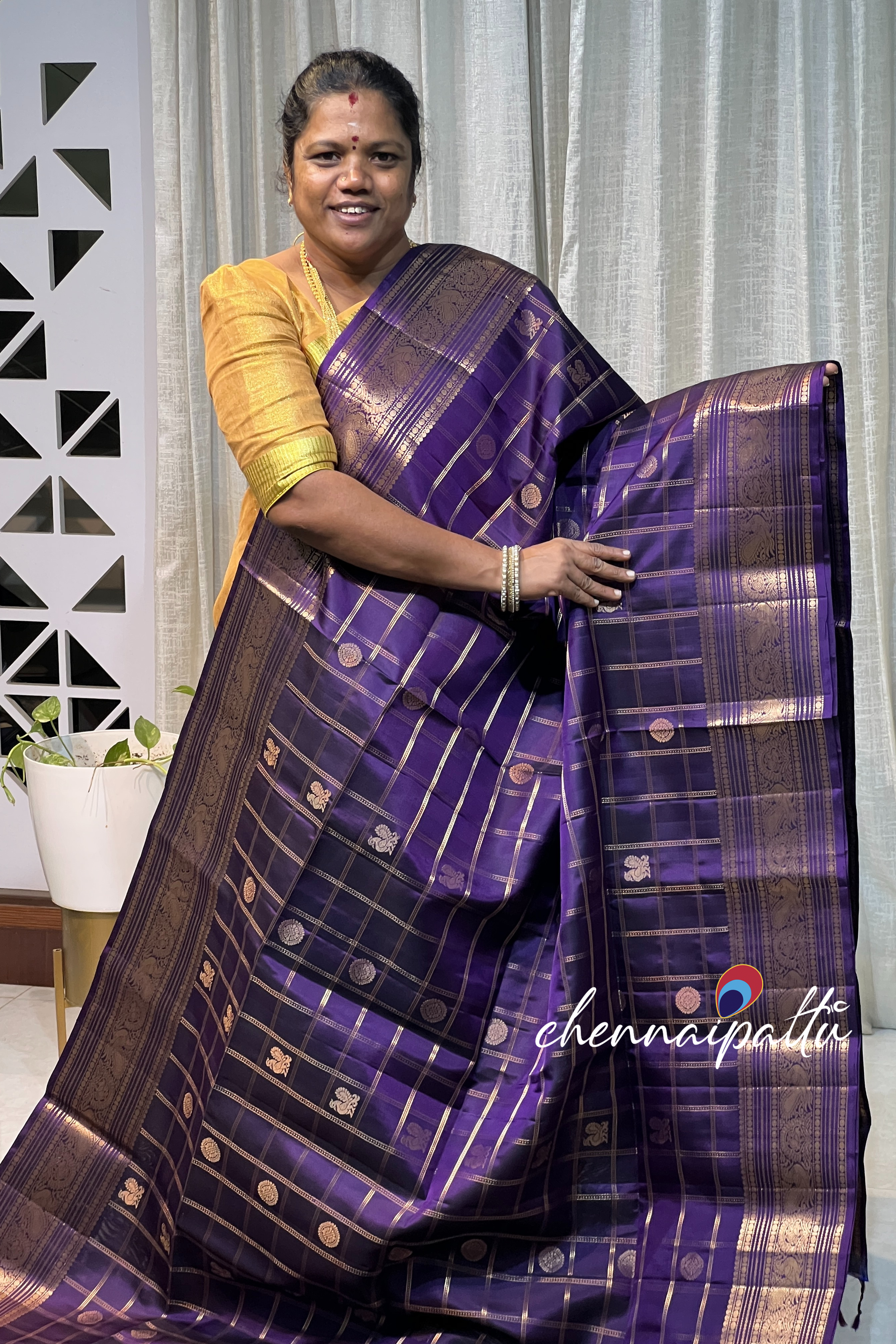 Vinusha : Kanchipuram soft silk - A Cascade of Timeless Grace with Contrast Blouse Piece