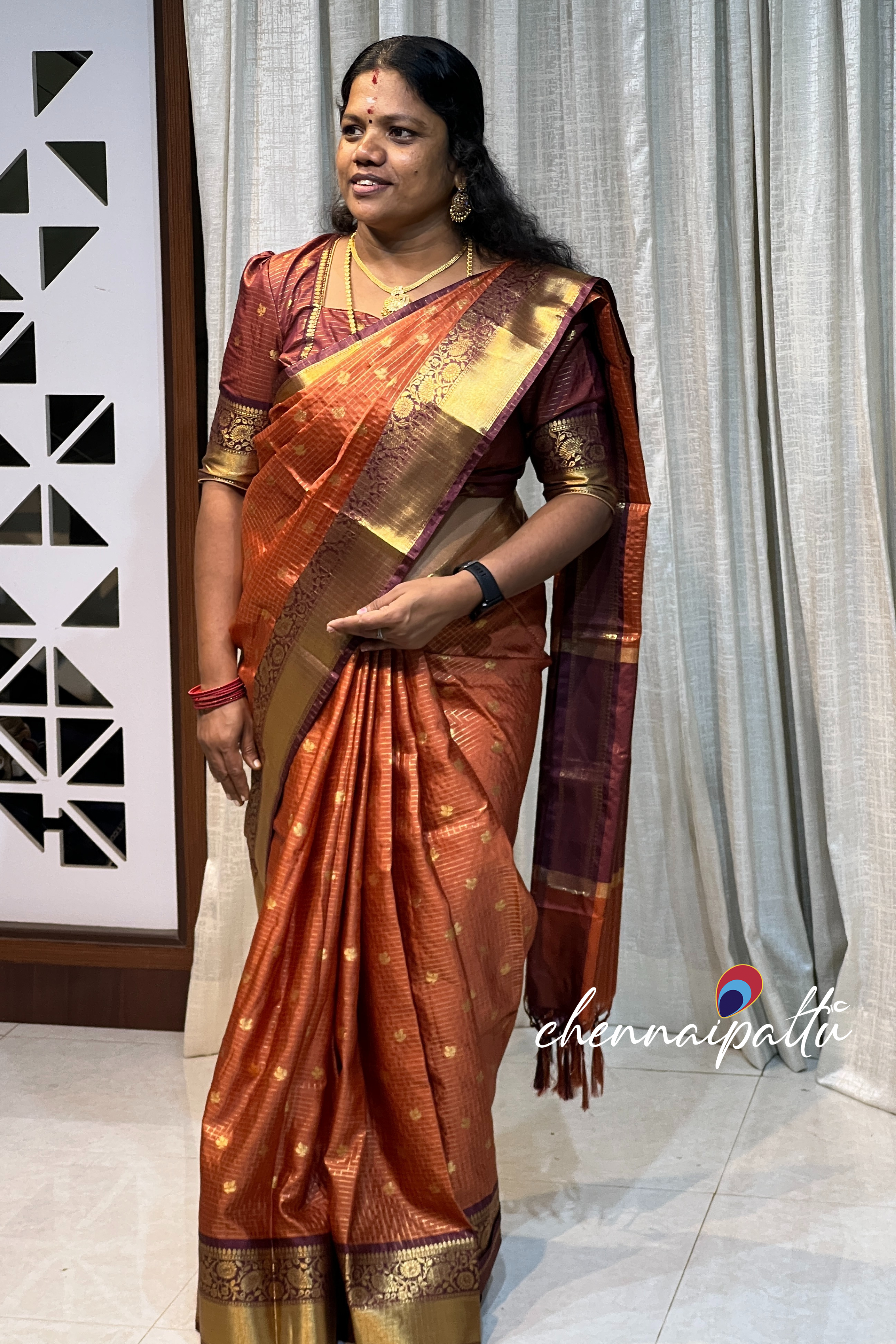 Vinusha : Kanchipuram Soft Silk Saree - A Cascade of Timeless Grace with Contrast Blouse Piece