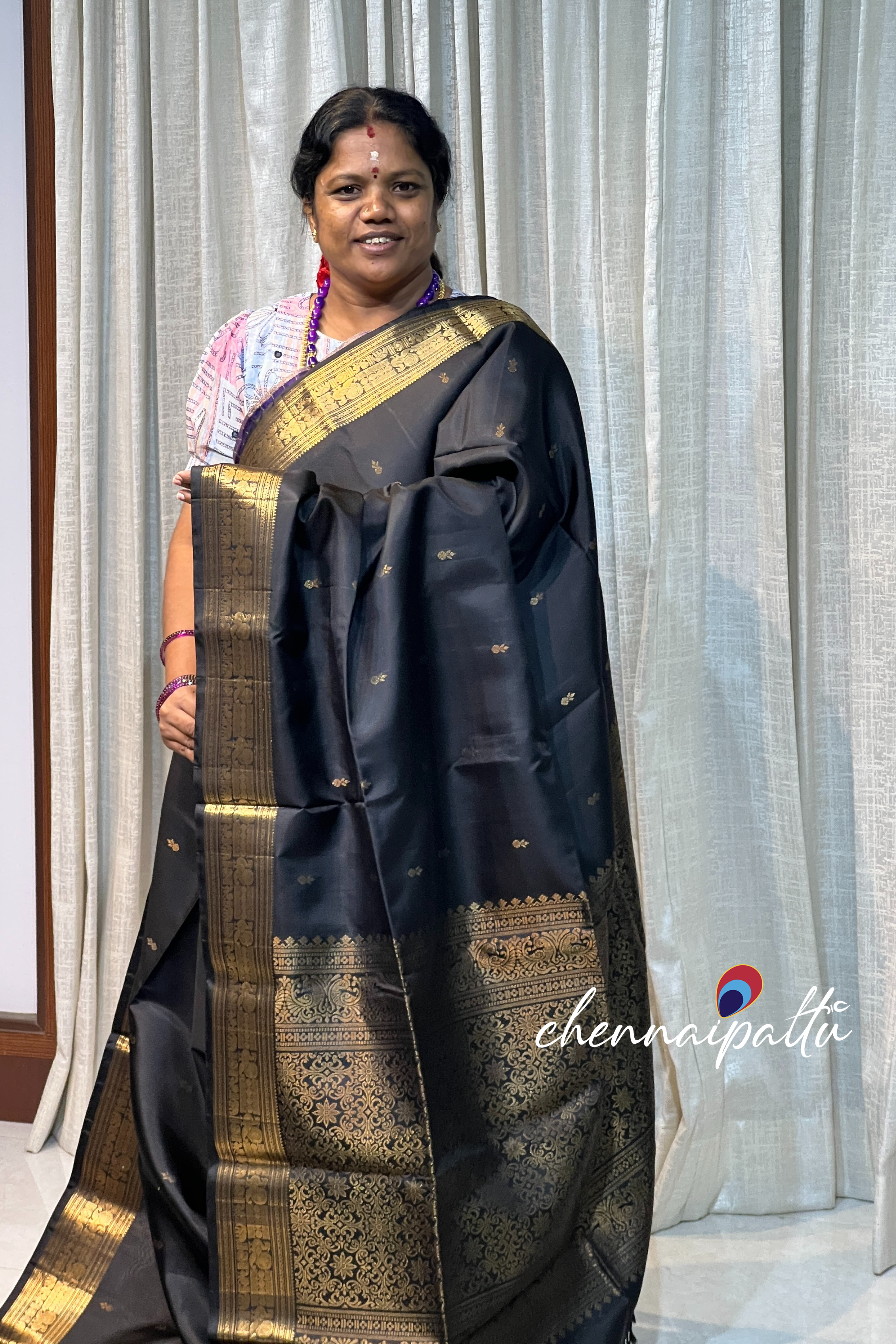 Vinusha : Kanchipuram soft silk - A Cascade of Timeless Grace with Contrast Blouse Piece