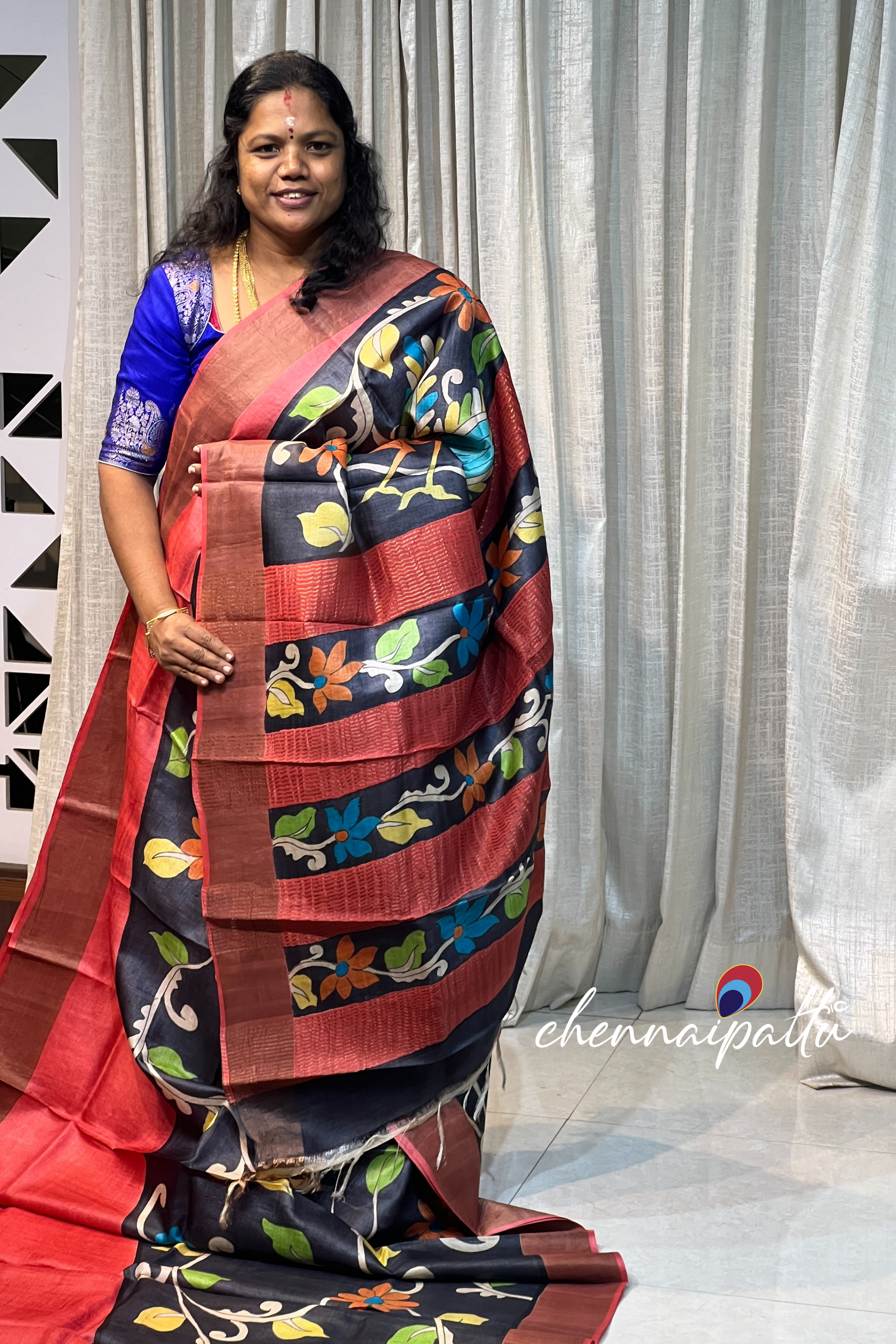 Vinusha : Kanchipuram soft silk - A Cascade of Timeless Grace with Contrast Blouse Piece