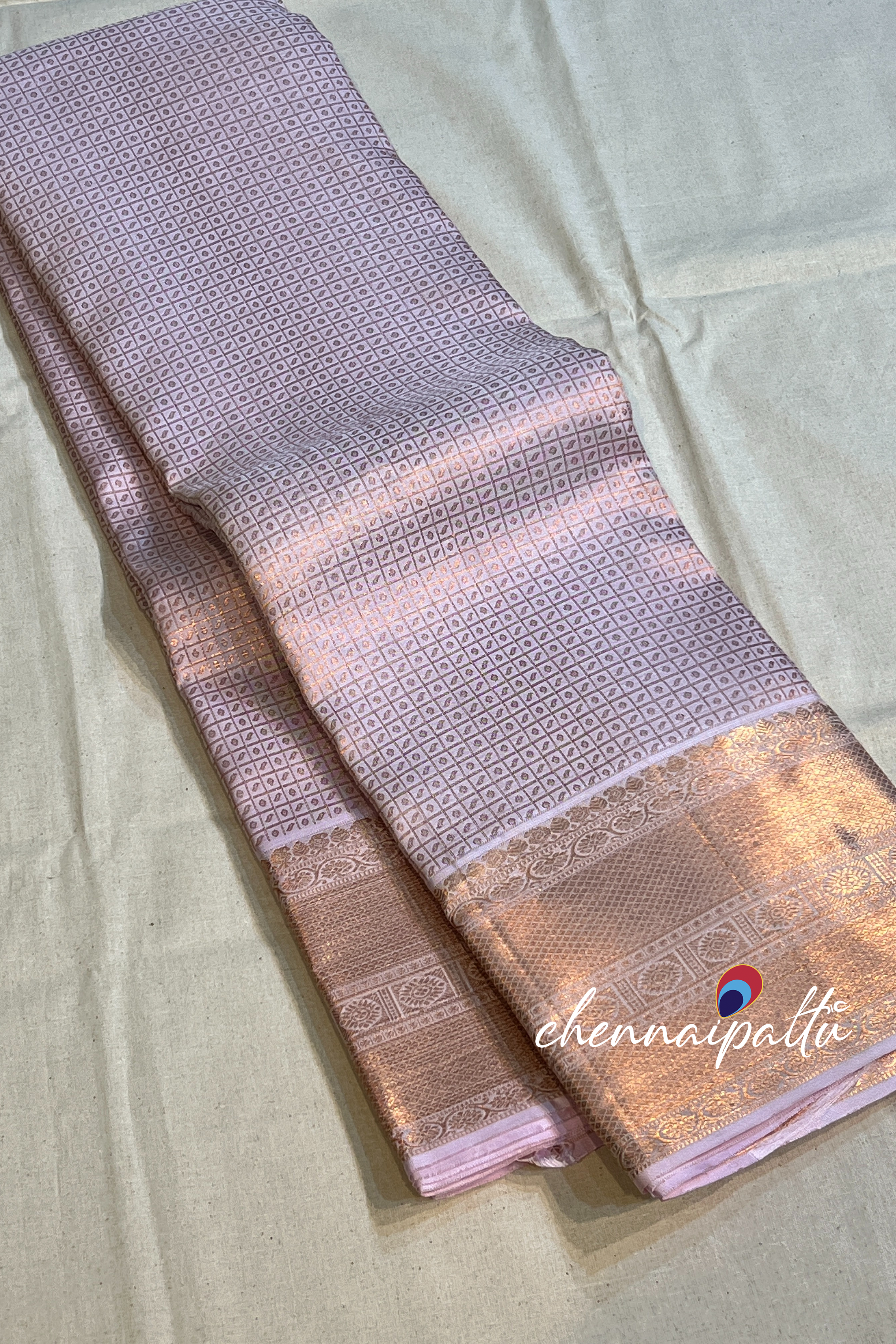 Vinusha : Kanchipuram soft silk - A Cascade of Timeless Grace with Contrast Blouse Piece