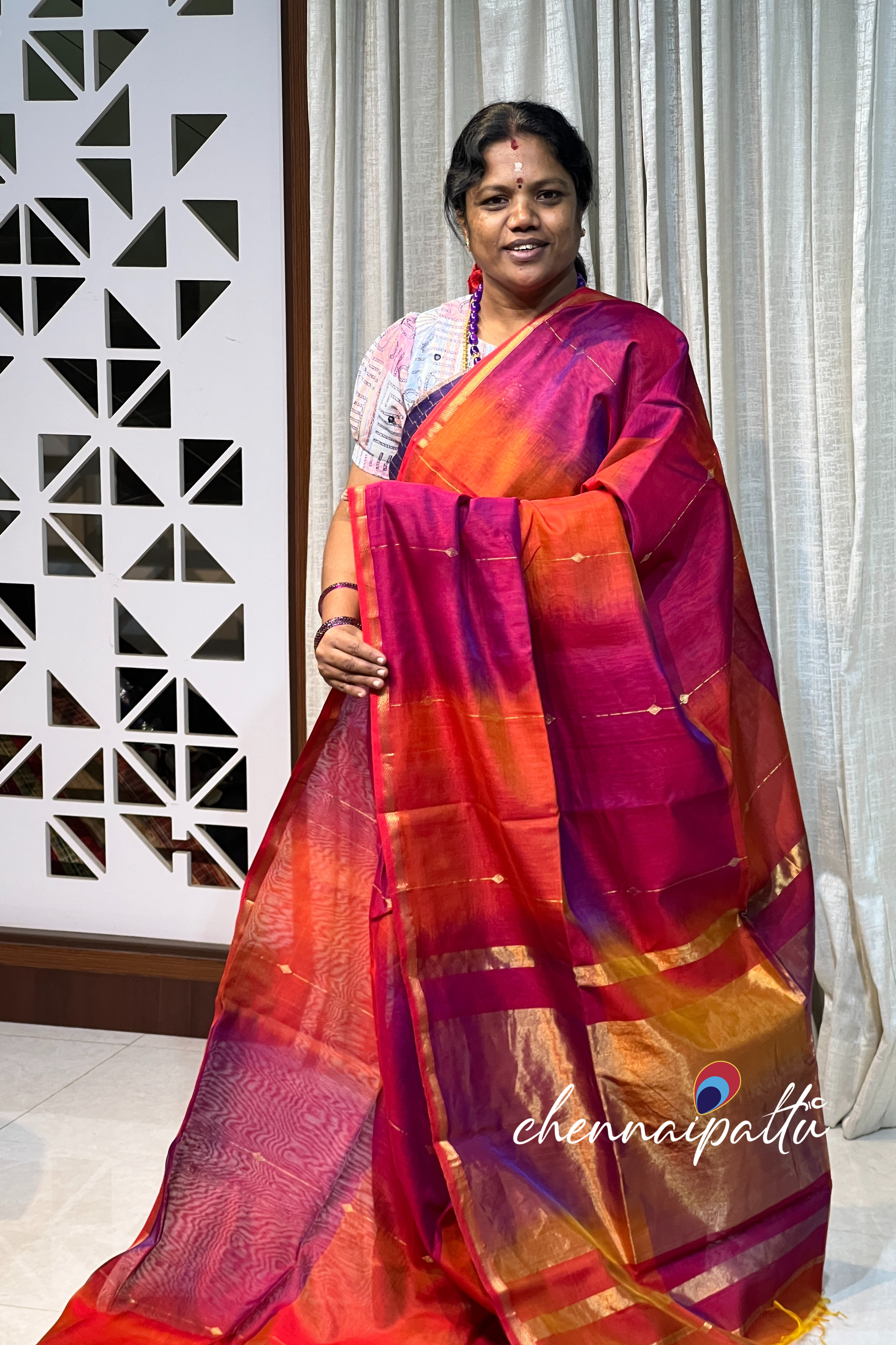 Vinusha : Maheshwari silk cotton - A Cascade of Timeless Grace with Contrast Blouse Piece