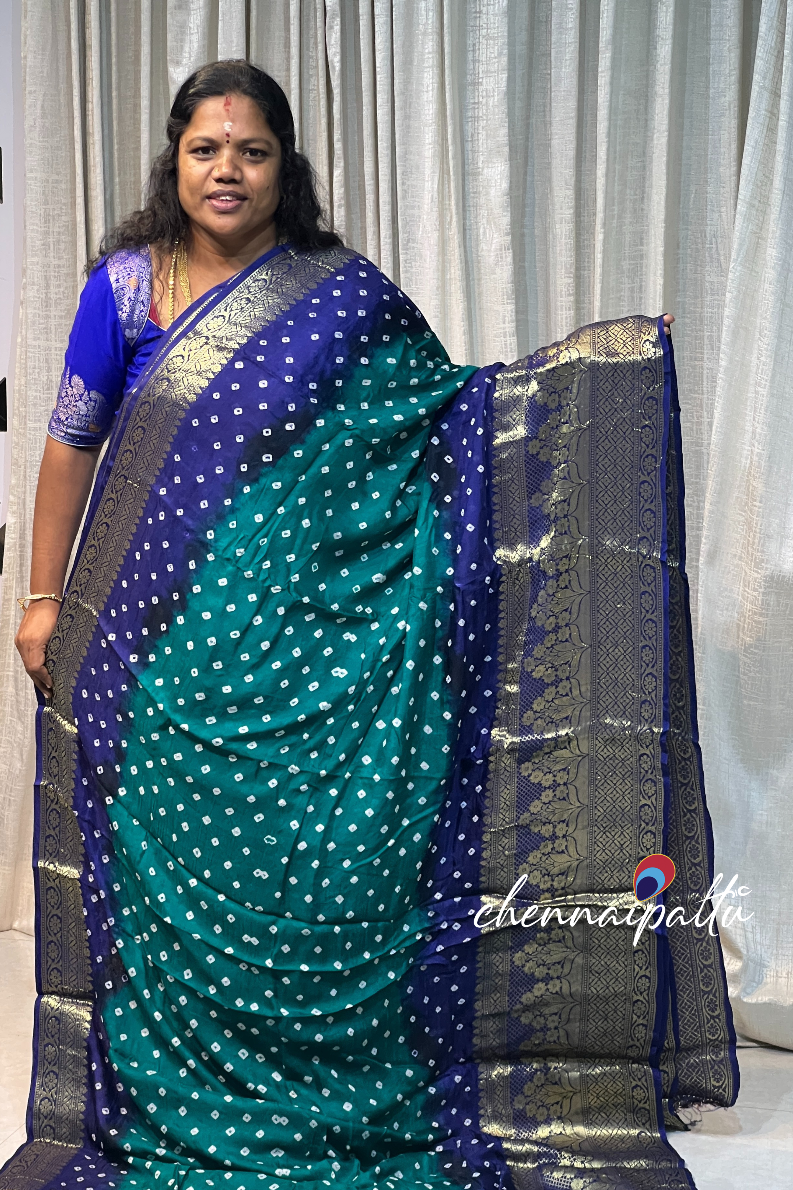 Vinusha : Bhandhani silk - A Cascade of Timeless Grace with Contrast Blouse Piece