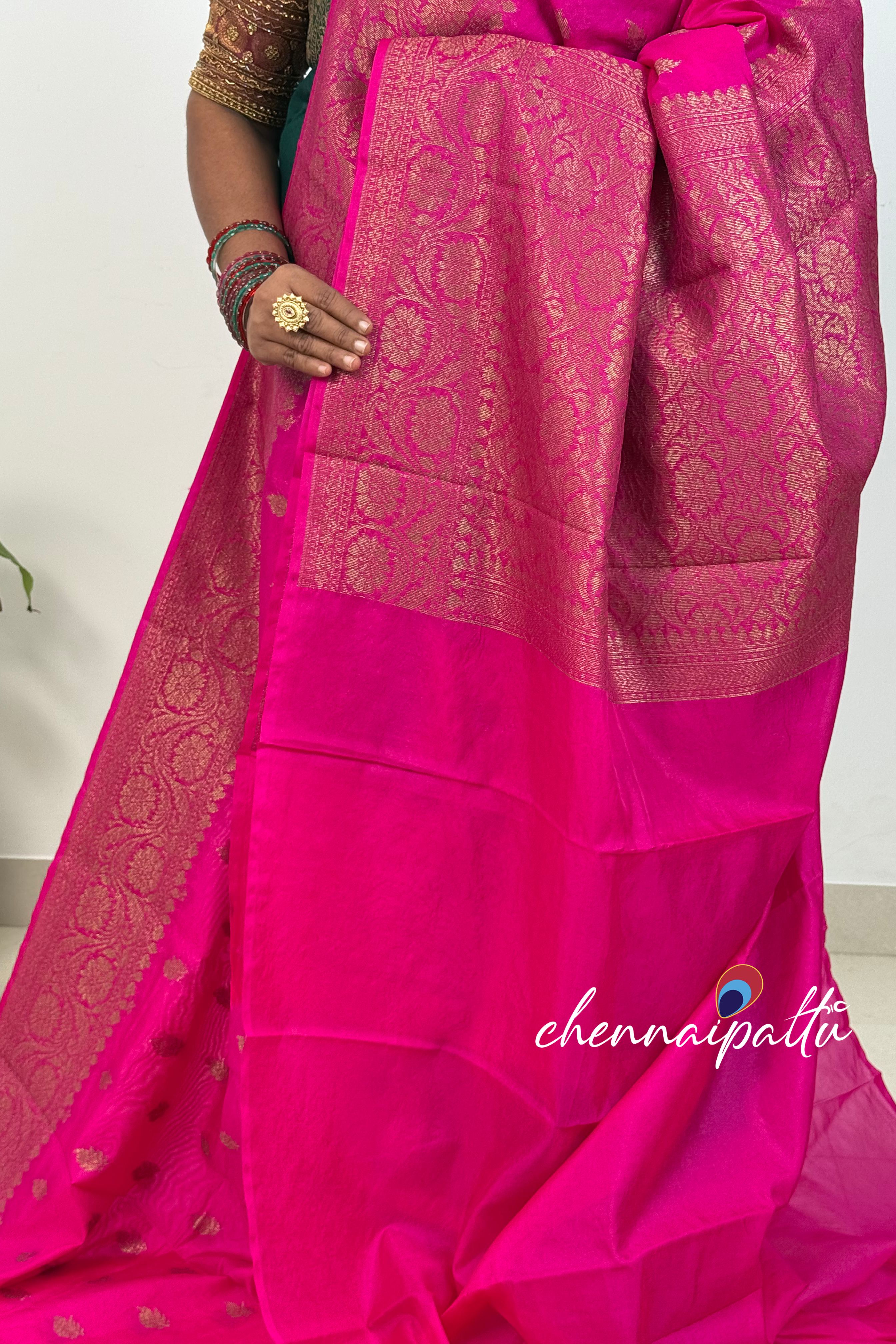 SUNITHA – Banarasi Semi Chiffon Saree | Blouse Attached