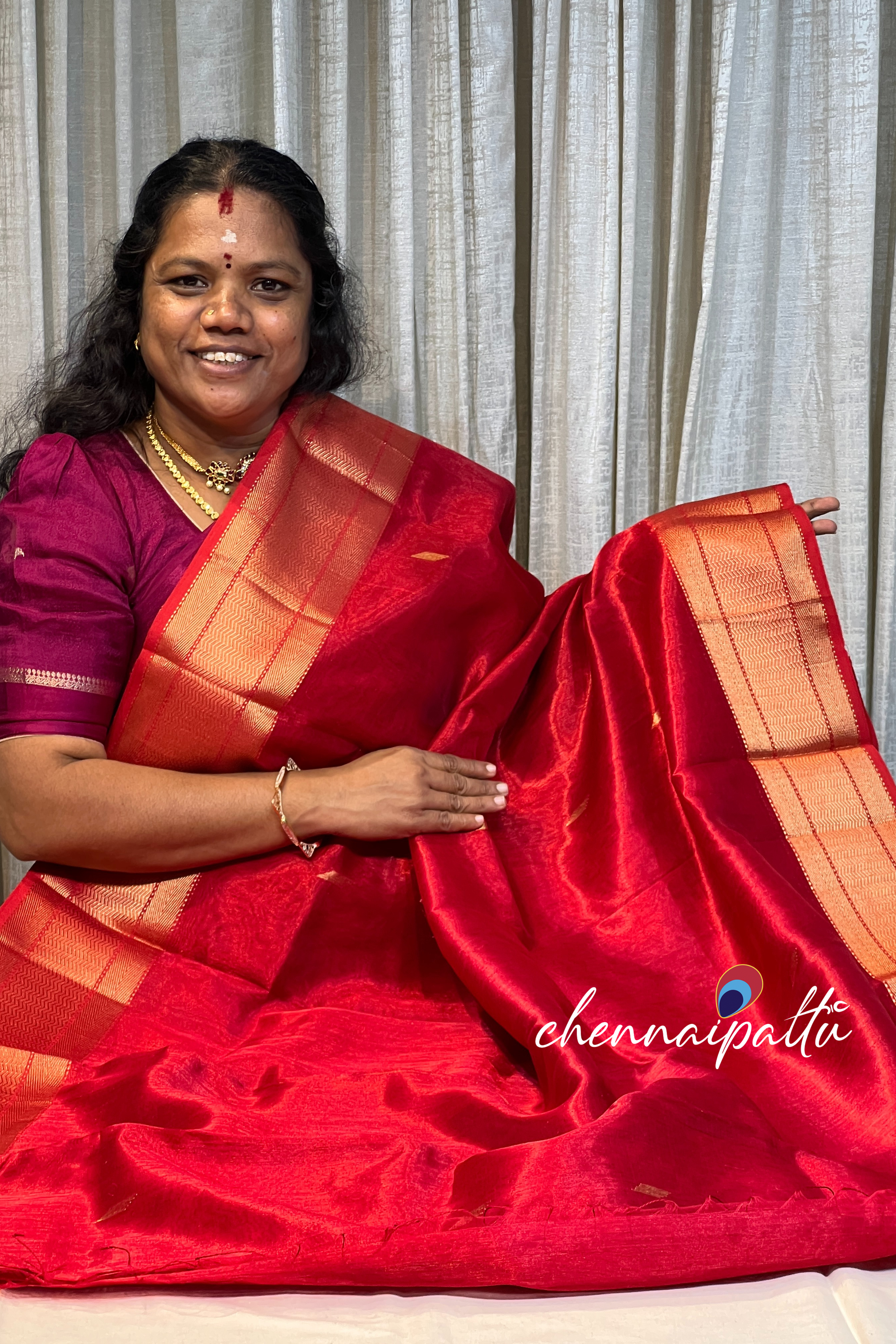 Vinusha : Kanchipuram soft silk - A Cascade of Timeless Grace with Contrast Blouse Piece